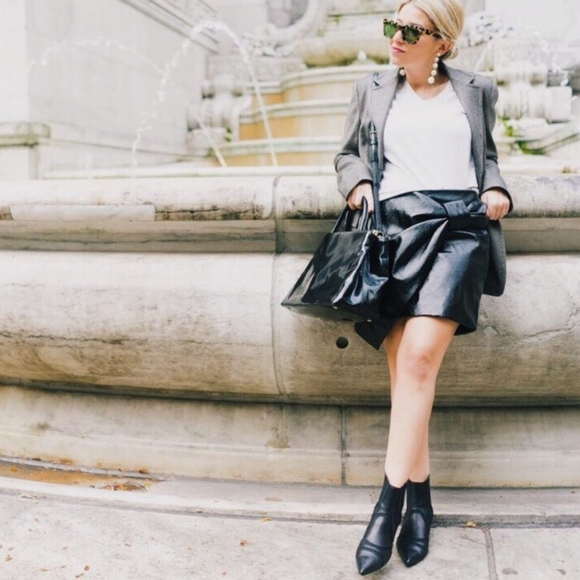 SUNSET & SPRING PATENT MINI SKIRT WITH DRAMATIC BOW, BLACK M - Picture 2 of 13